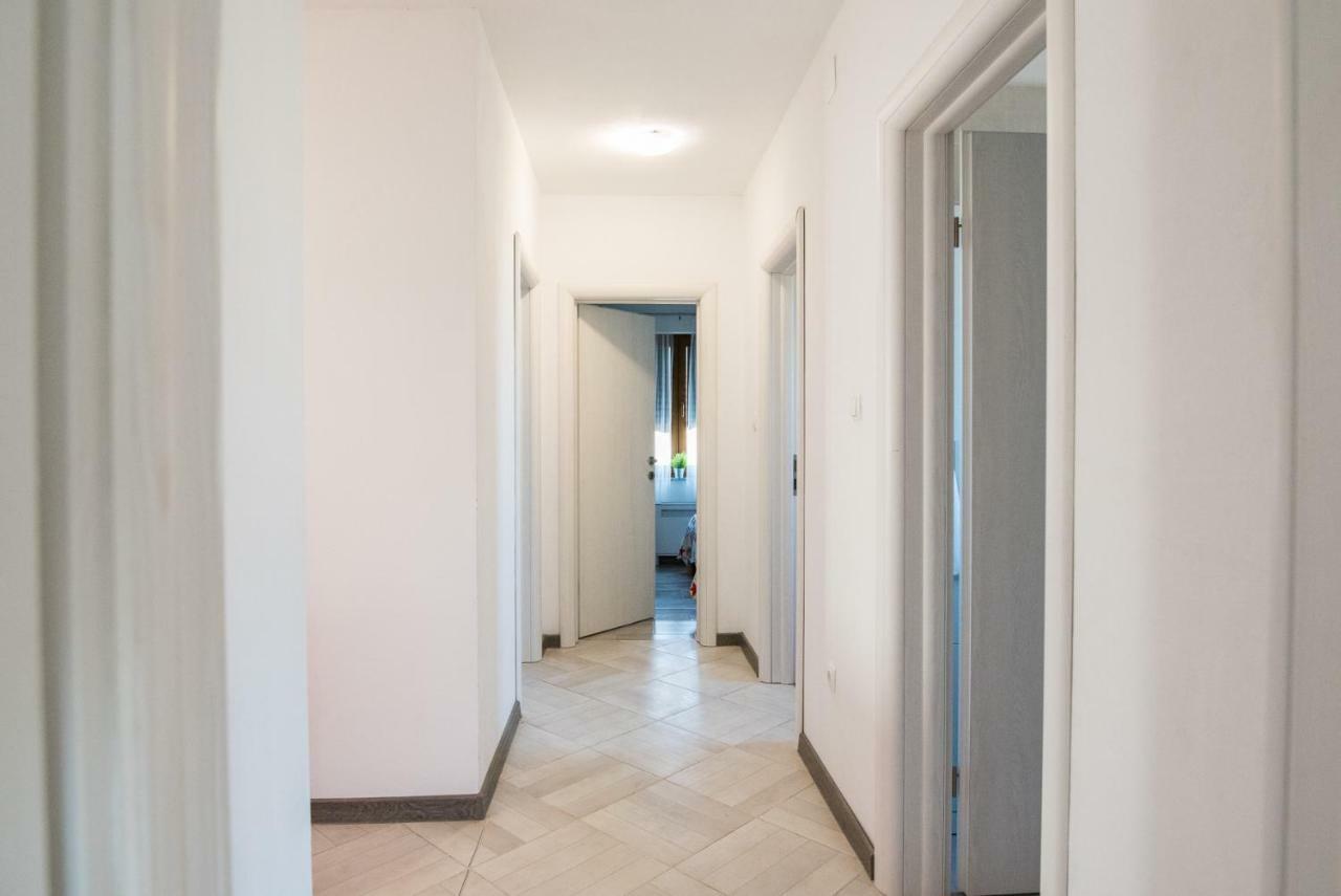 Apartments Mario Malinska Exterior photo